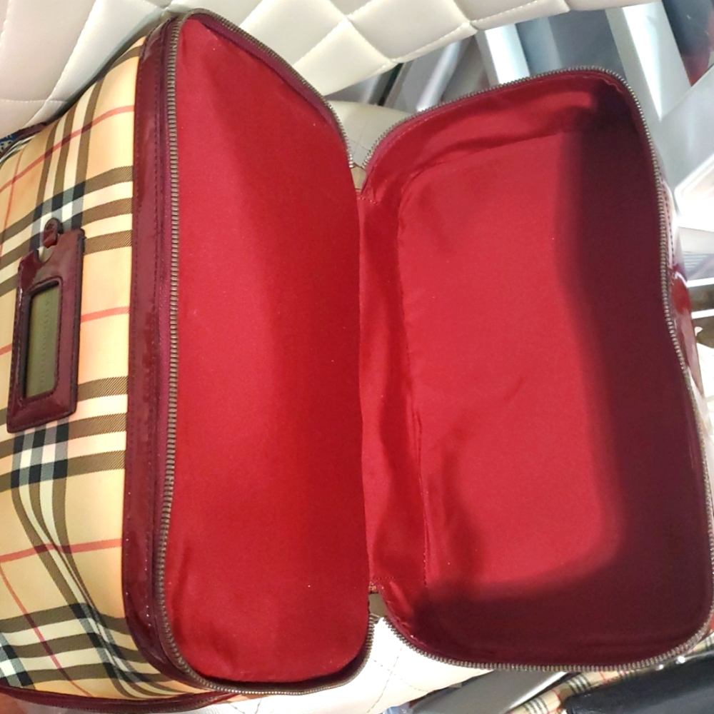 RARE Vintage Burberry Check Burgundy Patent Leather Trim Handle Bag - Picture 15 of 17